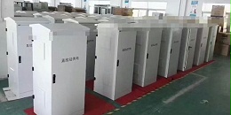 深圳定制机柜源头工厂实拍，21 年精工打造全品类钣金定制柜体
